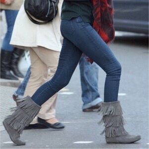 Minnetonka Women's Grey Suede Fringe Boots Size 8